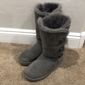 AUTHENTIC GRAY UGG BAILEY BUTTON TRIPLET BOOTS